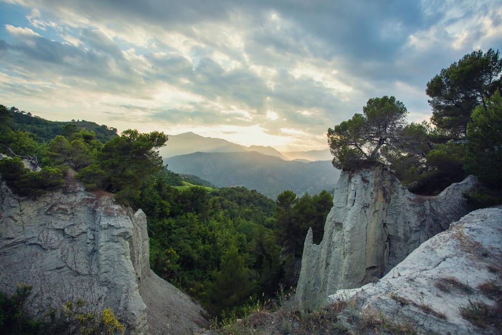 Terre Bianche Appartamenti Dolceacqua Exterior photo